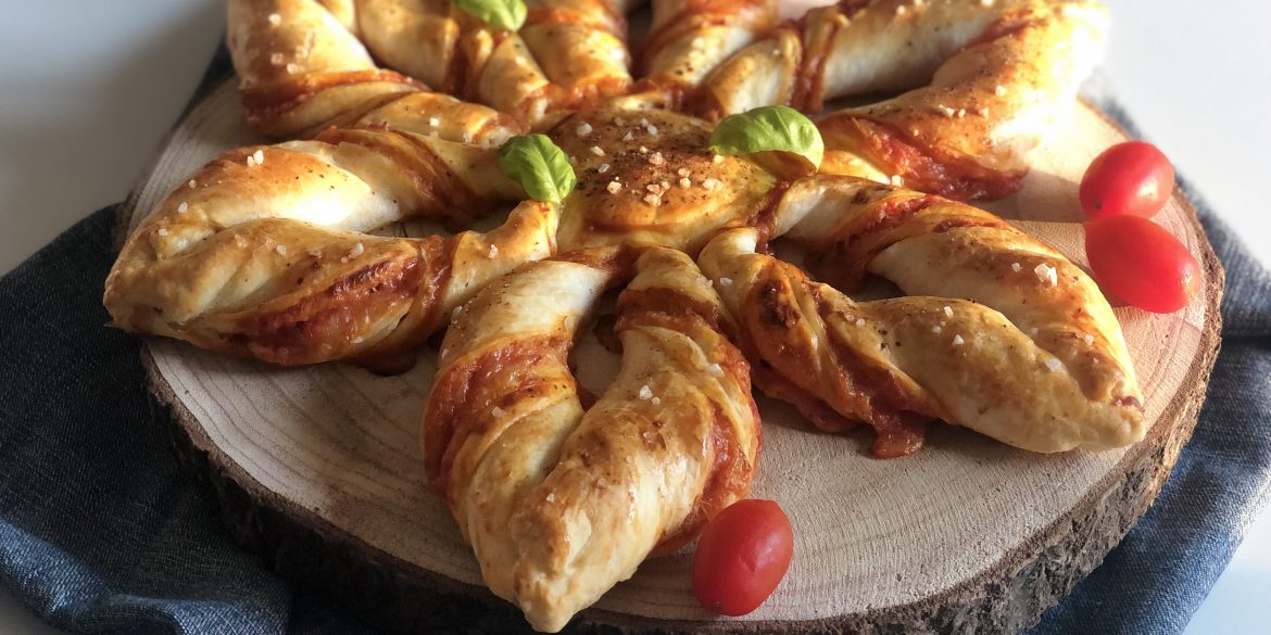 Fiore di pasta sfoglia alla pizzaiola: ricetta estiva e veloce