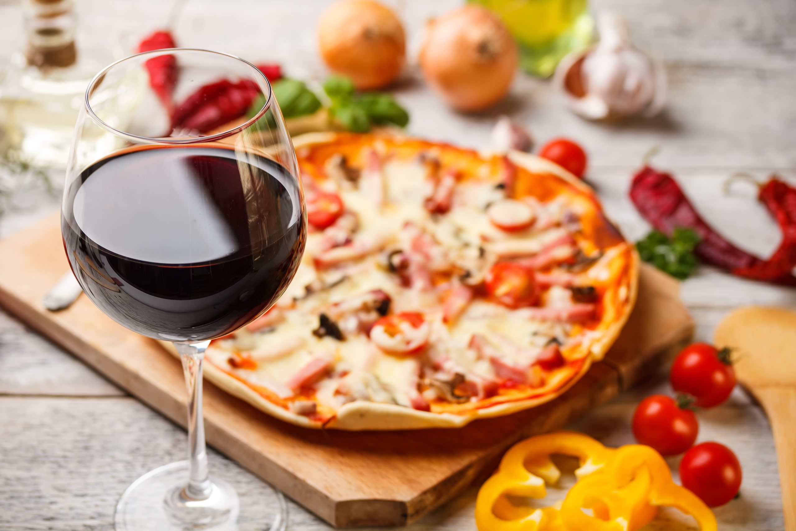 Pizza e vino, perchè no? I migliori abbinamenti